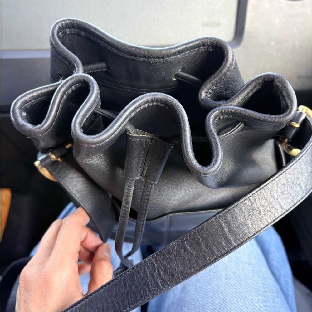 Vintage Coach 90’s Thompson Black Leather Drawstring Bucket Bag 4151 - Picture 8 of 13